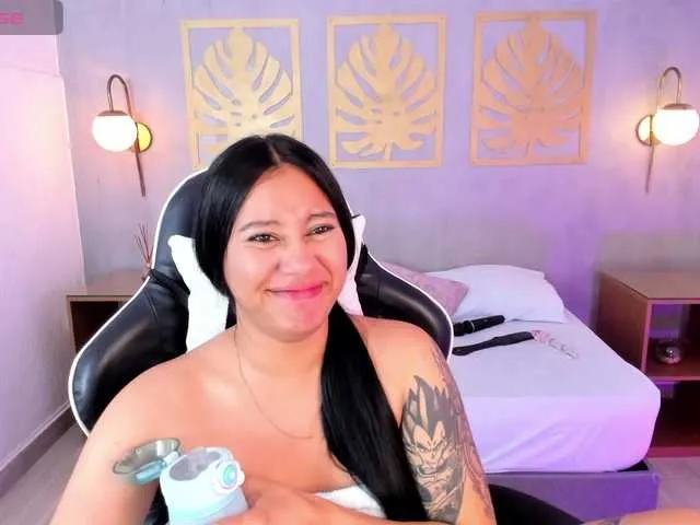 Live sex webcam photo for majo-rose #291395046