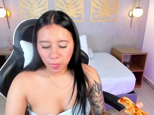 Live sex webcam photo for majo-rose #291414396