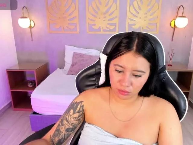 Live sex webcam photo for majo-rose #291442656