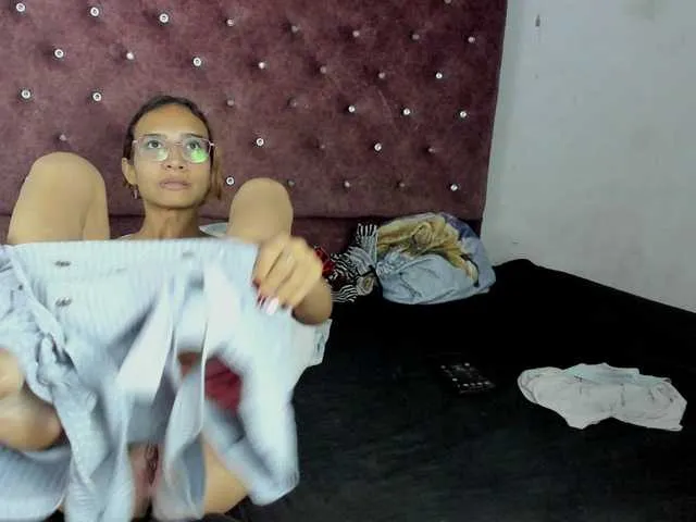 Live sex webcam photo for make-me-feel- #291020455
