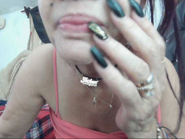 Live sex webcam photo for malenasaenz #272132477