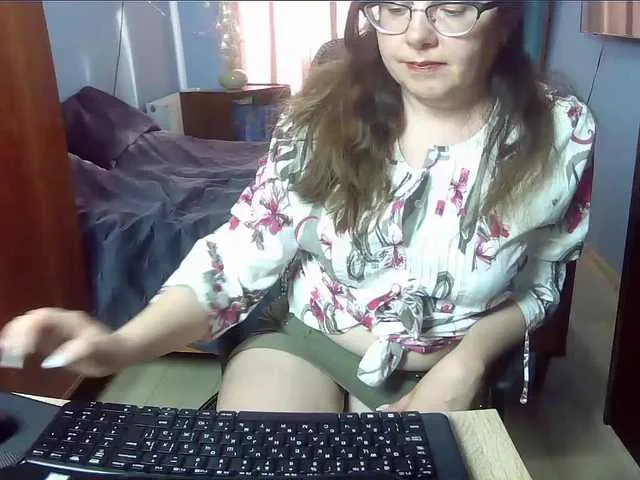 Live sex webcam photo for mandarinka28 #290465867