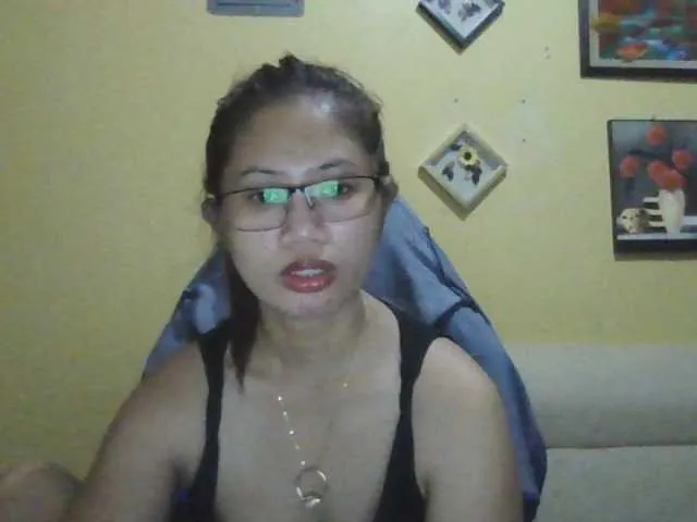 Live sex webcam photo for mangogirl28 #271875334