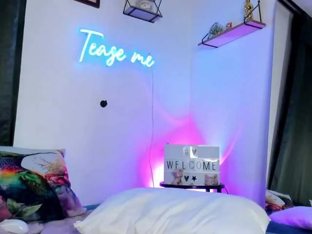 Live sex webcam photo for manu-monroe #291801621