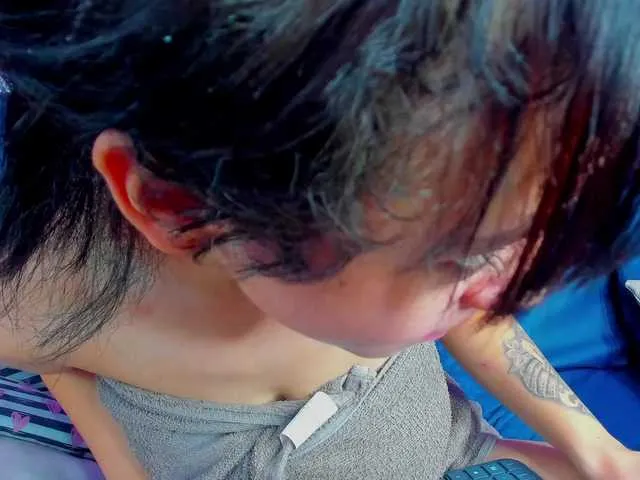 Live sex webcam photo for manuelaa- #277094439