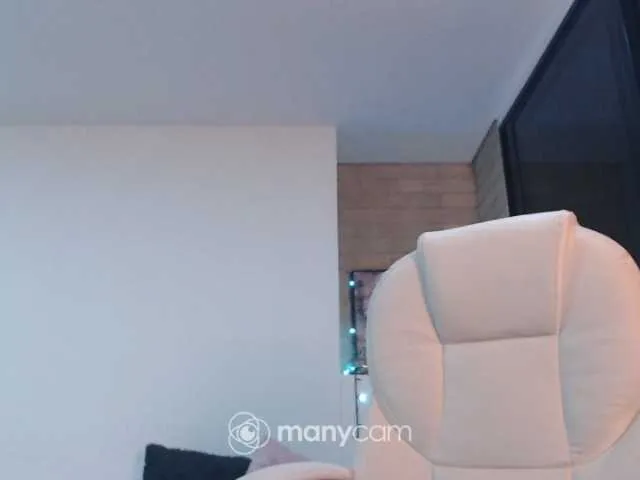 Live sex webcam photo for marcellah #272340842