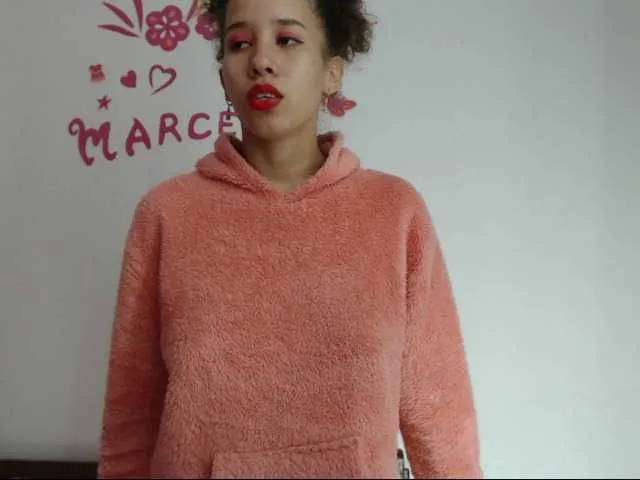 Live sex webcam photo for marcelyne- #272120101