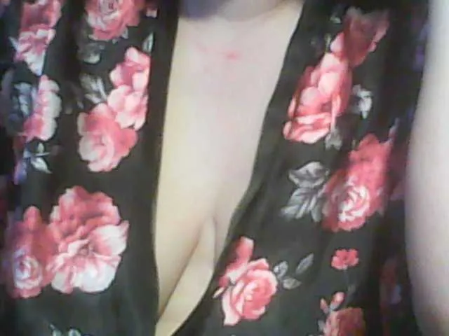 Live sex webcam photo for margosh-364 #293778858