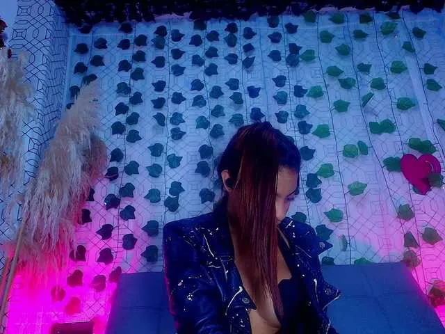 Live sex webcam photo for maria-rosse #290588766