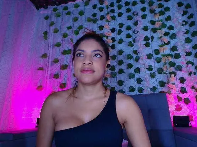 Live sex webcam photo for maria-rosse #291159428