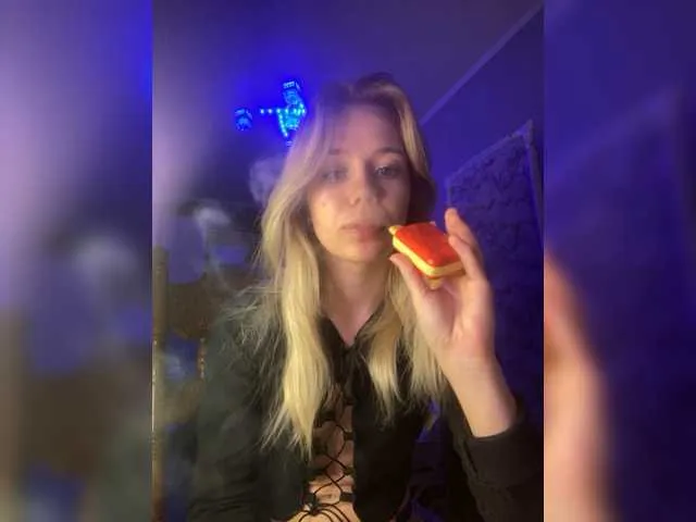 Live sex webcam photo for mariaaa-1 #276942887