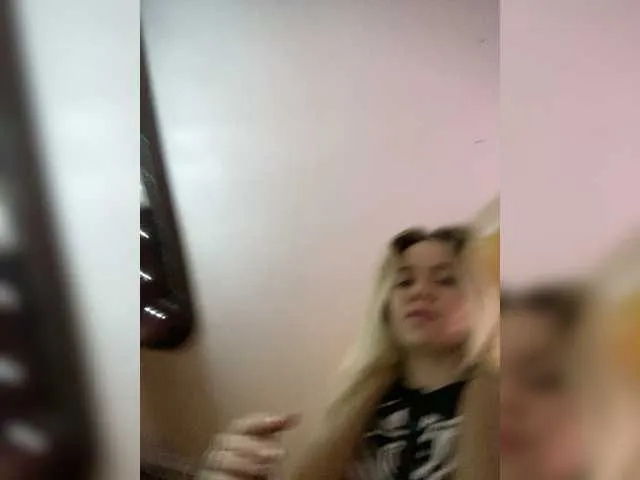 Live sex webcam photo for mariaaa-1 #276984869