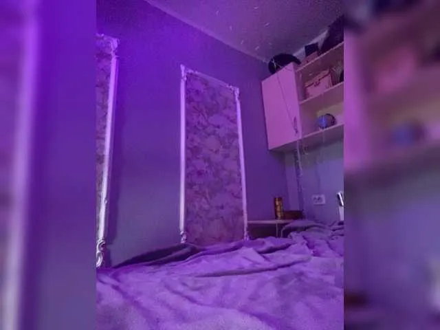 Live sex webcam photo for mariaaa-1 #277318662