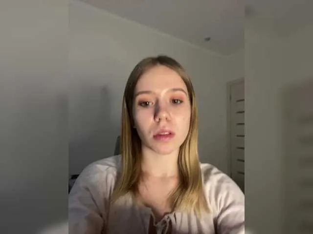 Live sex webcam photo for mariaaa-1 #290268943