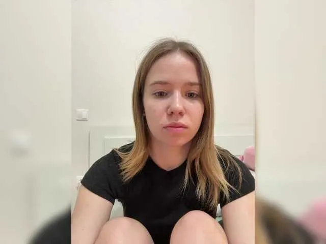 Live sex webcam photo for mariaaa-1 #290707301