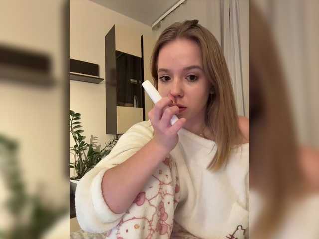 Live sex webcam photo for mariaaa-1 #291977925