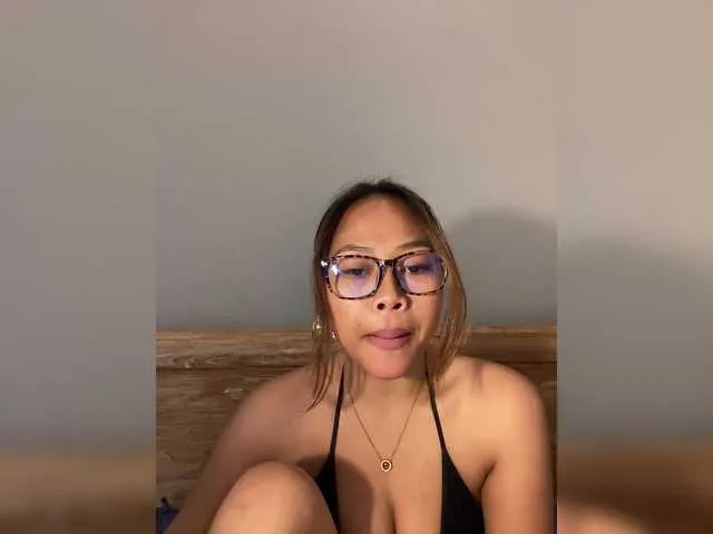 Live sex webcam photo for marialeonoraa #290975467