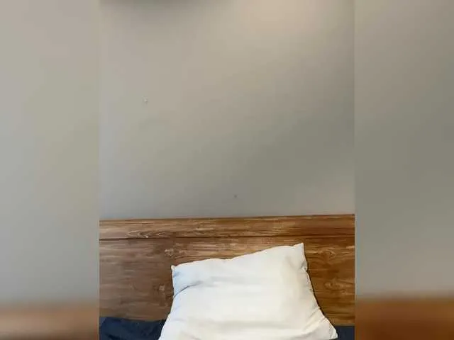 Live sex webcam photo for marialeonoraa #292339646