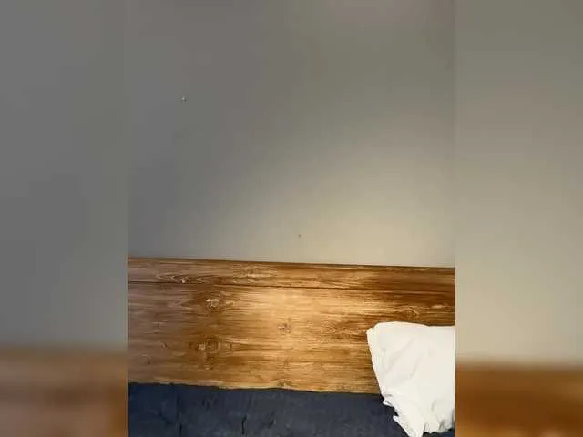 Live sex webcam photo for marialeonoraa #292393078