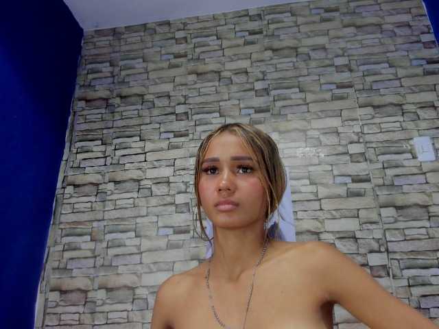 Live sex webcam photo for marianaManzur #277652251