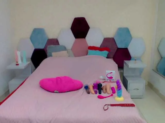 Live sex webcam photo for marianabbw #277285444