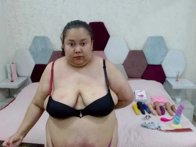 Live sex webcam photo for marianabbw #294118615