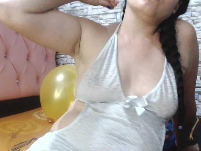 Live sex webcam photo for marianablue #272780366