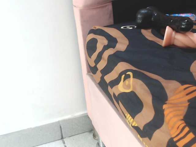 Live sex webcam photo for marianablue #273141543