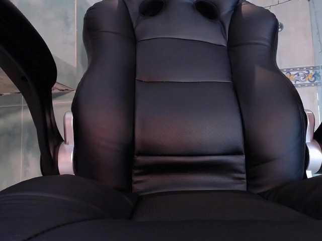 Live sex webcam photo for marianagarci #273618917