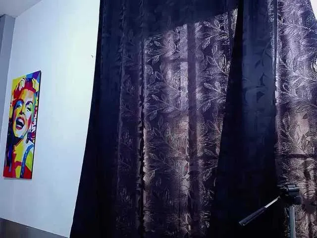 Live sex webcam photo for marianamilf69 #276669342