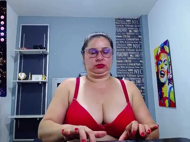 Live sex webcam photo for marianamilf69 #276726240