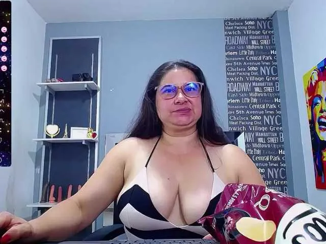 Live sex webcam photo for marianamilf69 #276753143