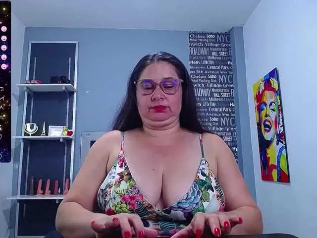Live sex webcam photo for marianamilf69 #276760995