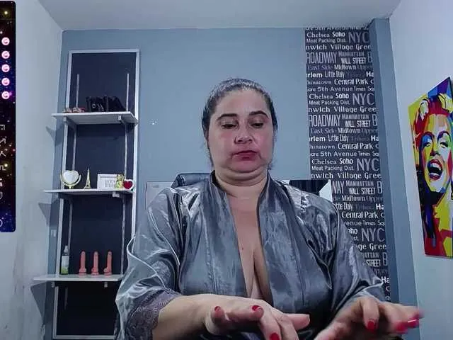 Live sex webcam photo for marianamilf69 #276871844
