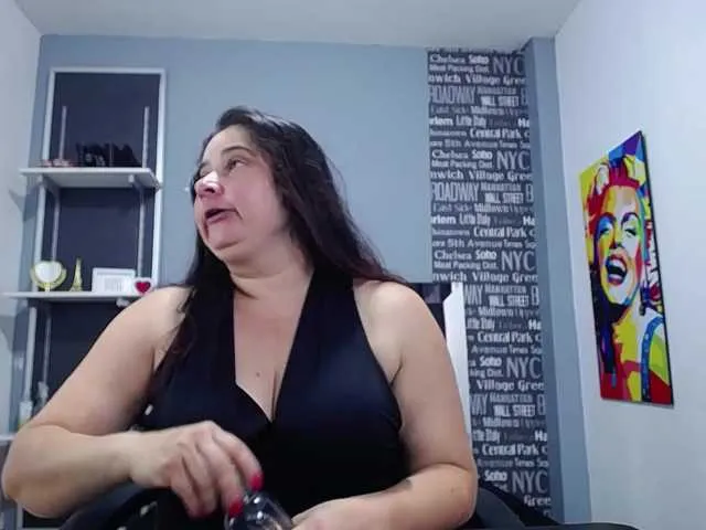 Live sex webcam photo for marianamilf69 #276891587