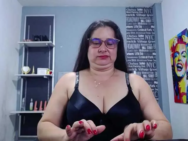 Live sex webcam photo for marianamilf69 #276893484