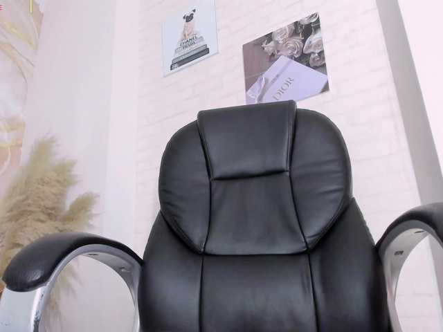 Live sex webcam photo for mariangel-milf #290742577