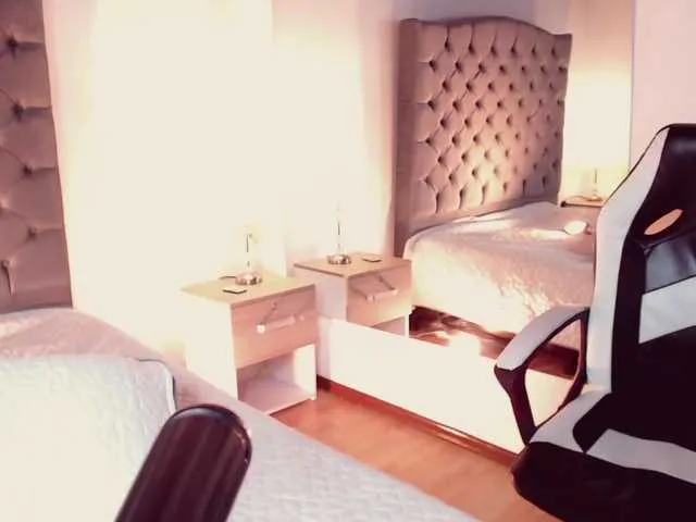 Live sex webcam photo for mariapau #272520089