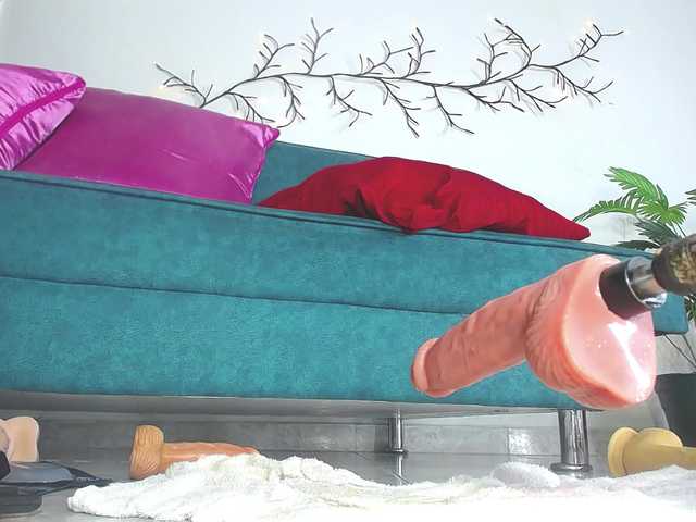 Live sex webcam photo for marie-naugthy #291051490