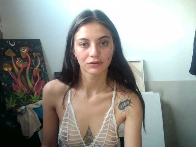 Live sex webcam photo for mariecam420 #277138551