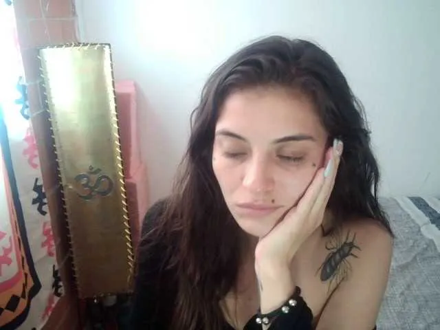 Live sex webcam photo for mariecam420 #277503660