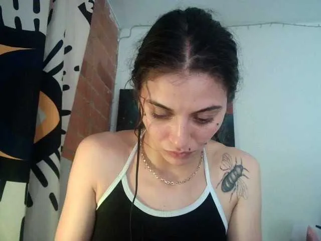 Live sex webcam photo for mariecam420 #277573799