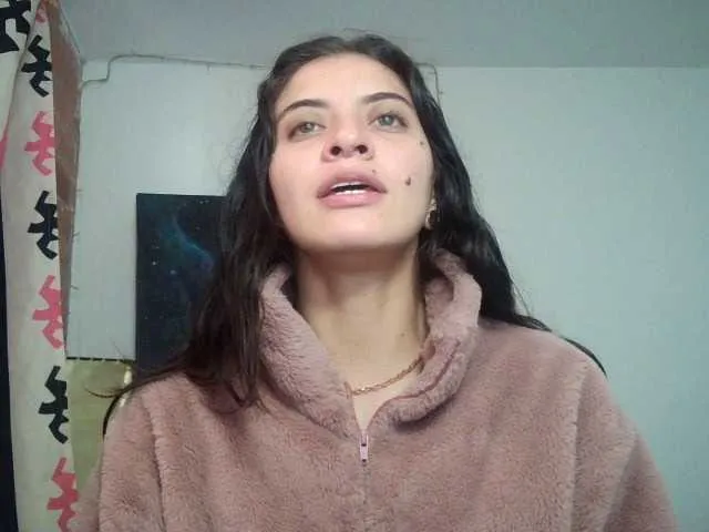 Live sex webcam photo for mariecam420 #277650585