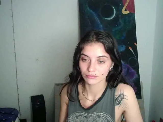 Live sex webcam photo for mariecam420 #277701635