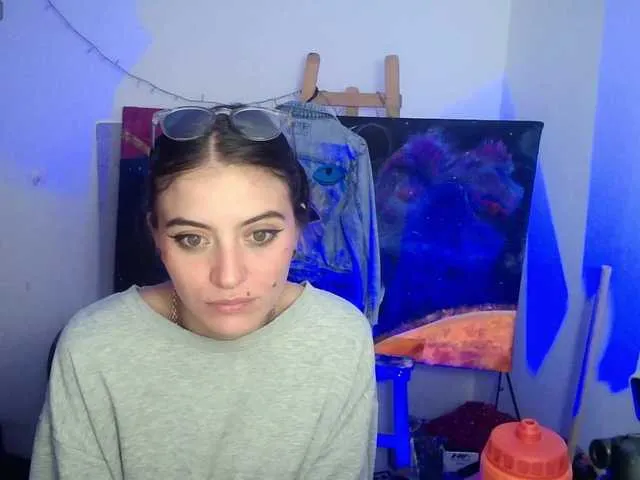 Live sex webcam photo for mariecam420 #277775113