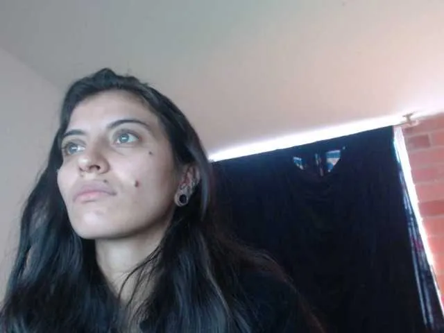 Live sex webcam photo for mariecam420 #278179459