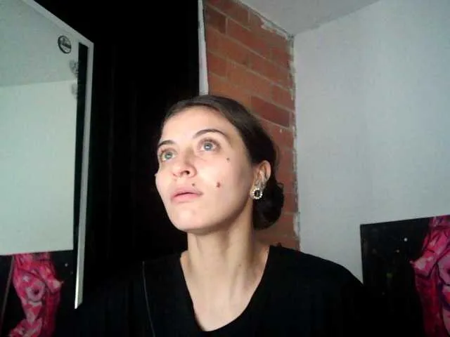 Live sex webcam photo for mariecam420 #289071048