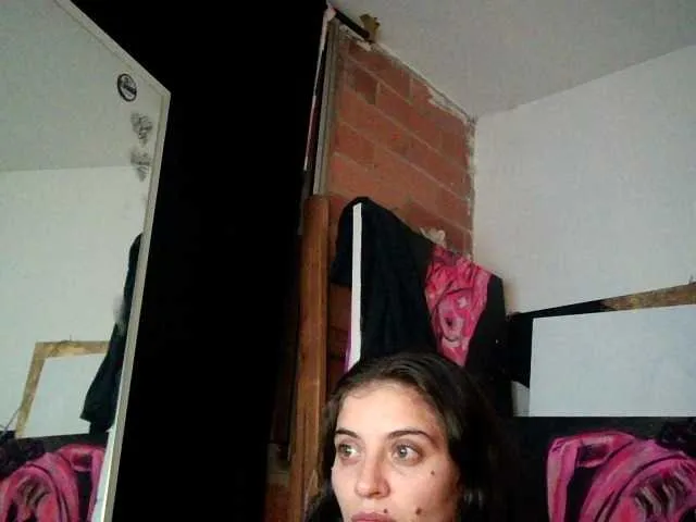 Live sex webcam photo for mariecam420 #289399800