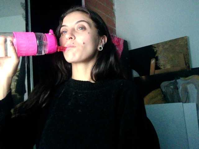 Live sex webcam photo for mariecam420 #289537867