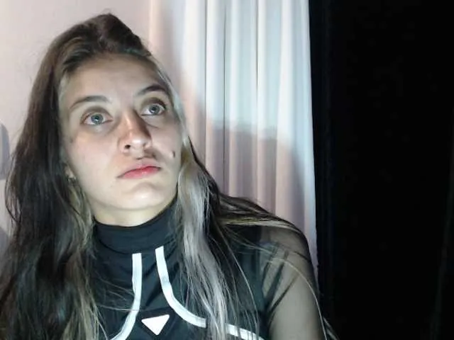 Live sex webcam photo for mariecam420 #290312105